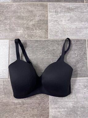 Wacoal black T-shirt bra, 34DD, no underwire, excellent condition